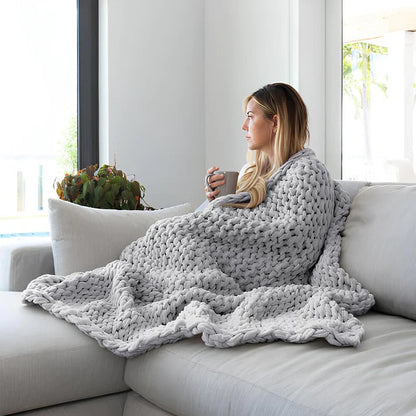 VELUCIA - Knitted Comfort Blanket