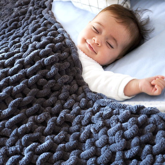 VELUCIA - Knitted Comfort Blanket